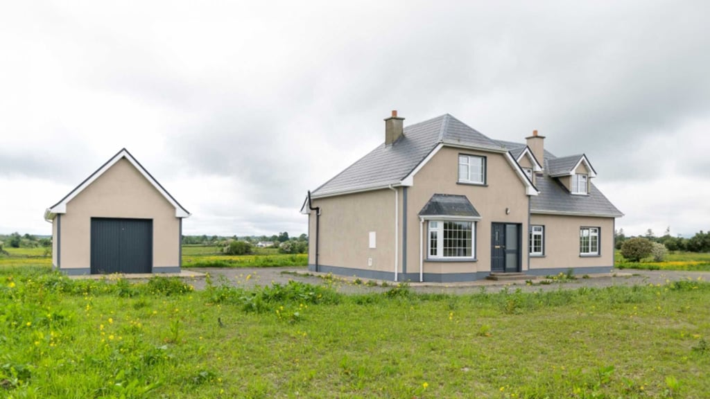 Property in Frenchpark, co Roscommon