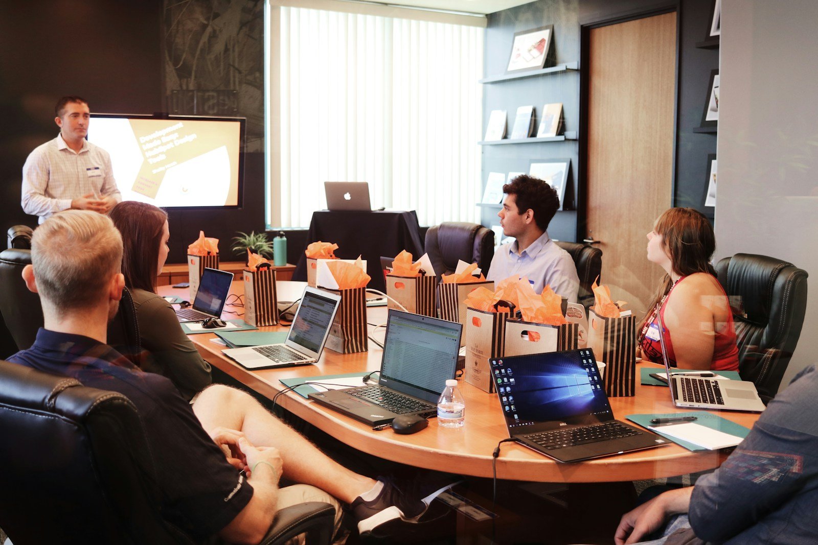 What to Know About Office Rent Before You Commit in 2025