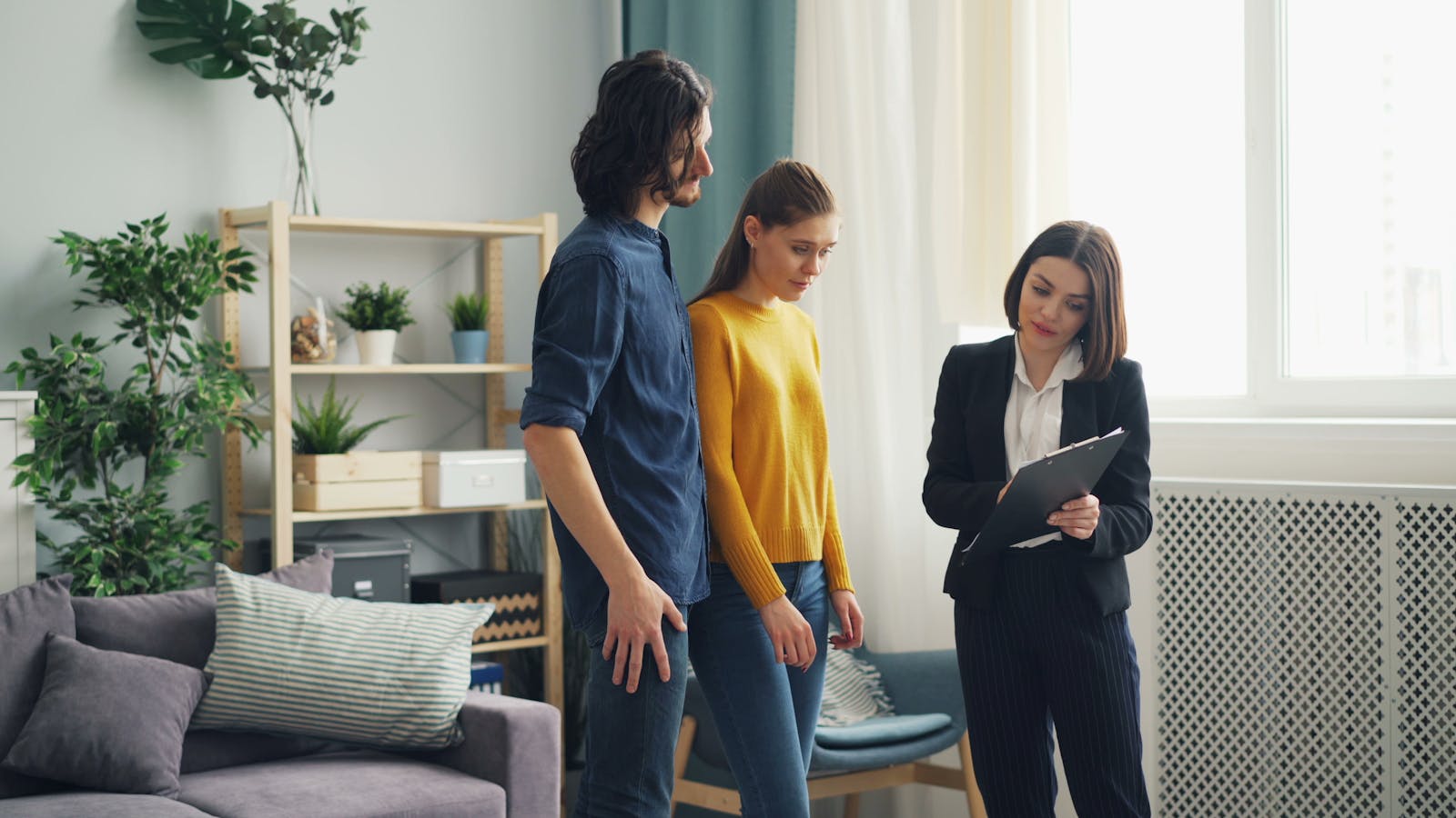 How County Agents Compete with Big Firms Using FindQo