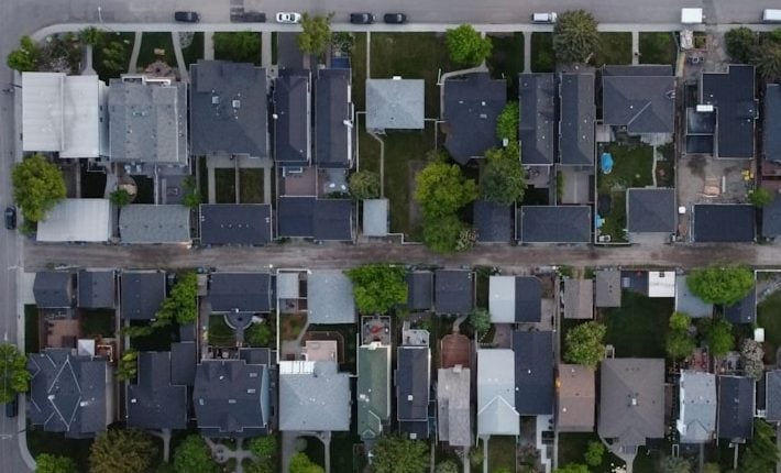 Neighbourhood Noise, Parking, Commute: What Matters Most?