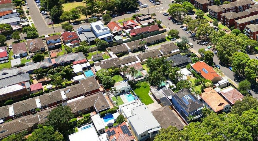 Property Listings With No Photos: What It Really Means