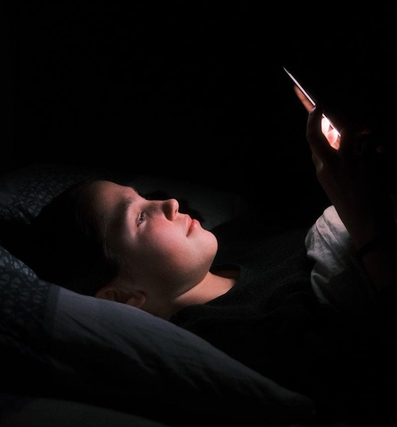 How Irish Renters Hunt Listings at Night